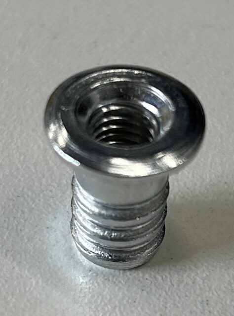 Дюбелеь М6 забивной 4075