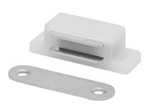 Защелка магнитная мебельная белая малая AKS (присадка планки-33мм) 38440