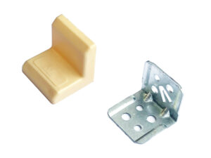 Уголок ,25х25х25, метал. с декор.накладкой Cветло-серый 16077