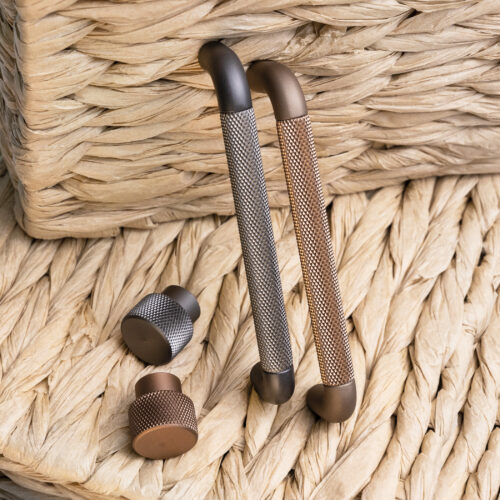 Ручка меб. кнопка мет. FLUID графит, AKS 103275